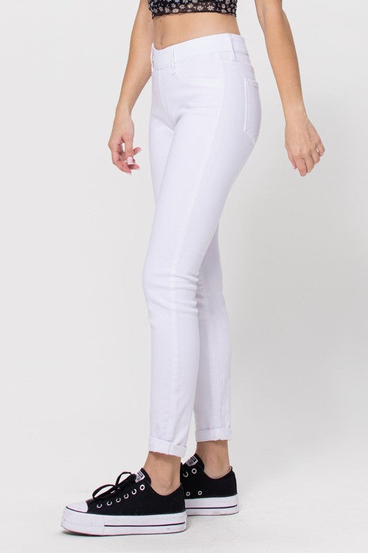 Cello Mid Rise White Pull On Crop Skinny with Rolled Hem