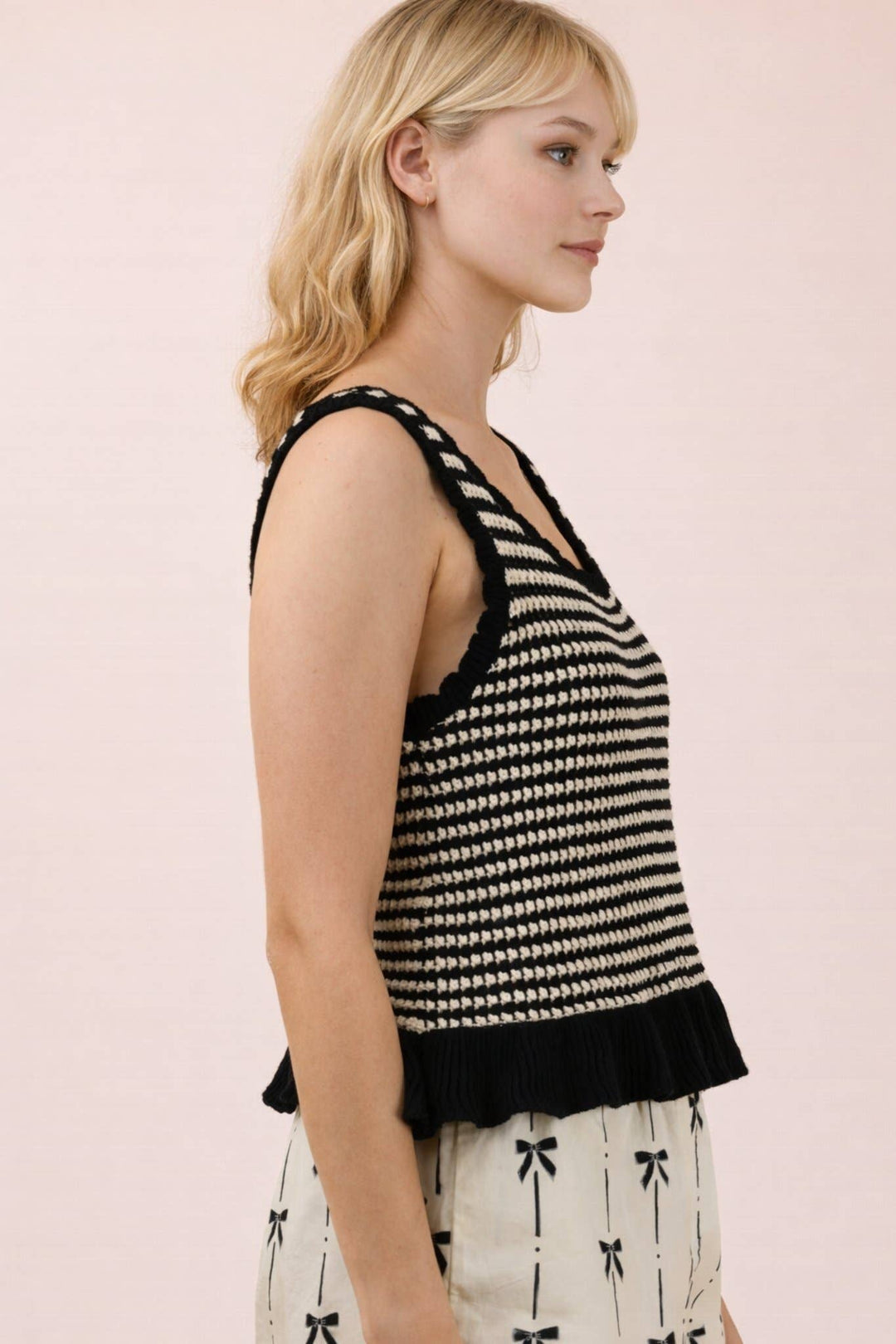 Black Stripe Sleeveless Sweater Top