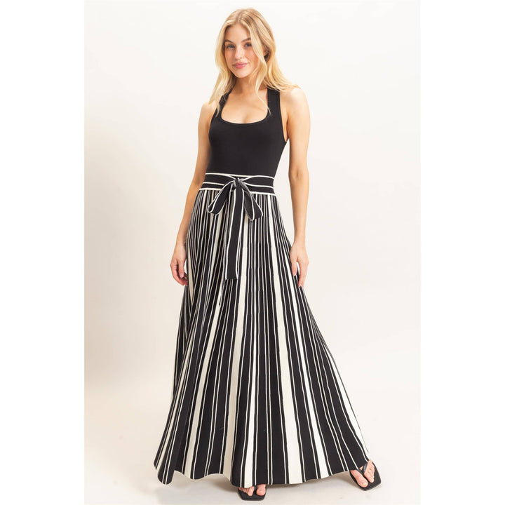 Black Sleeveless Scoop Neck Dress