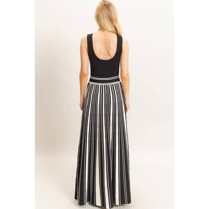 Black Sleeveless Scoop Neck Dress