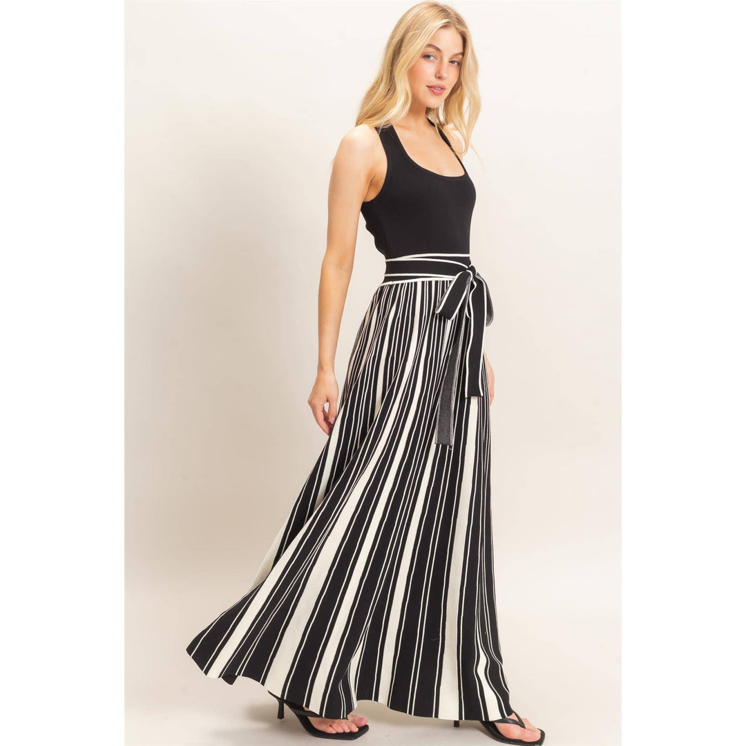 Black Sleeveless Scoop Neck Dress