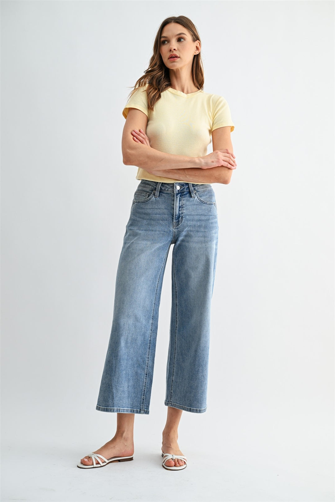 Mid Rise Wide Leg Crop Jeans