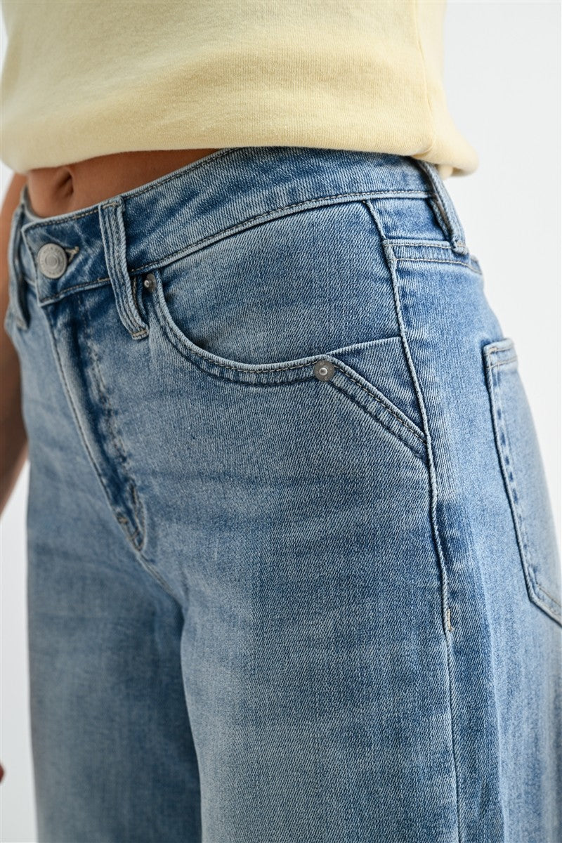 Mid Rise Wide Leg Crop Jeans